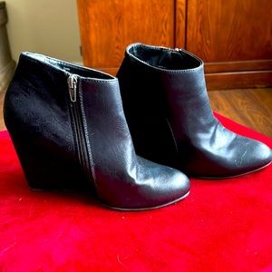 The perfect black bootie! Sz 8 | wedge … madden girl